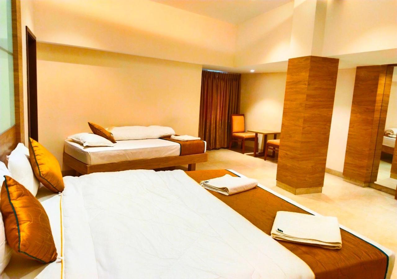 The Paradise Hotel - Luxury Stay Канчипурам Экстерьер фото
