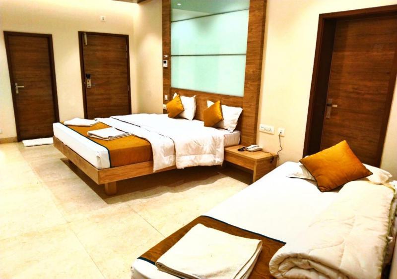 The Paradise Hotel - Luxury Stay Канчипурам Экстерьер фото