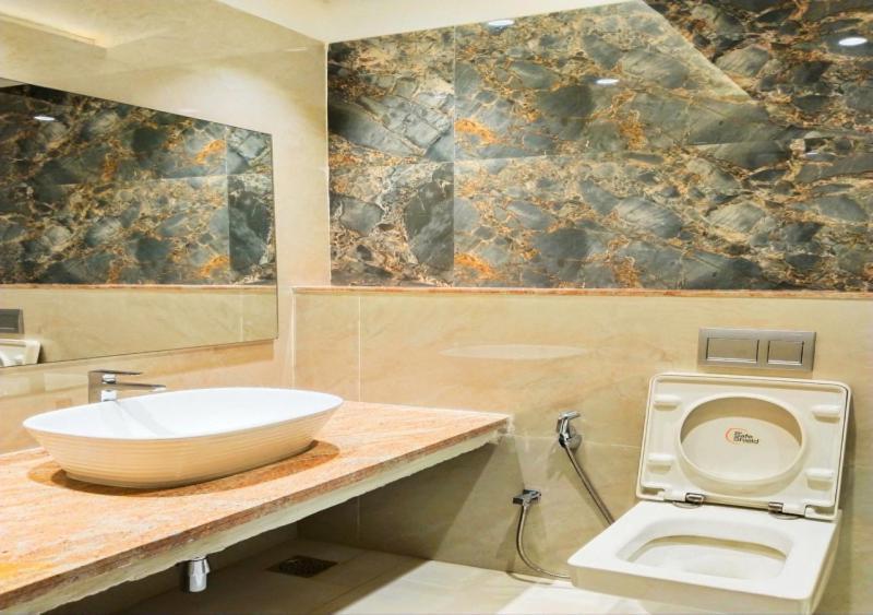 The Paradise Hotel - Luxury Stay Канчипурам Экстерьер фото